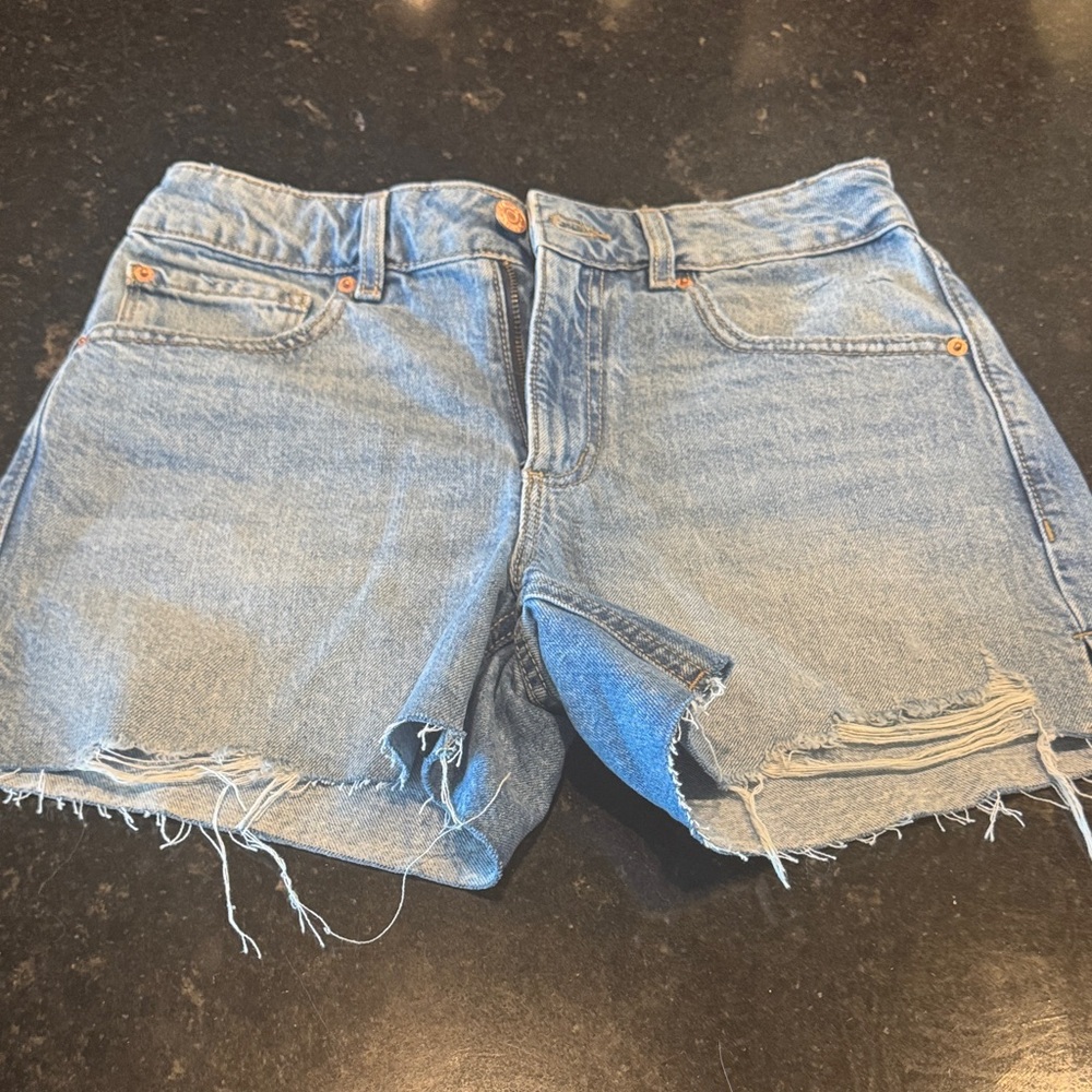 Garage Denim Distressed Women Shorts size 25 never worn